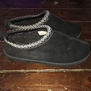 Black Slip-On Shoes with Chain Detail